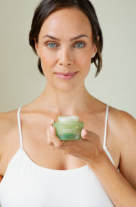 Willow Organic Unveils Advanced Collagen Repair Cream: Powerful Overnight Treatment for Menopausal Skin